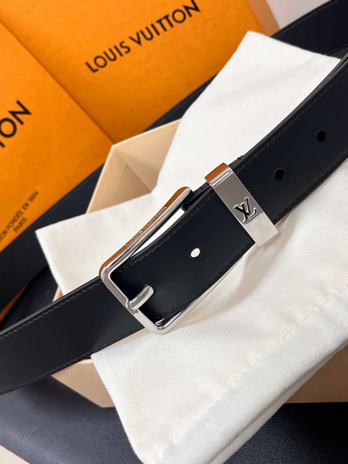 Louis Vuitton Pont Neuf 35MM Belt Smooth Leather Black