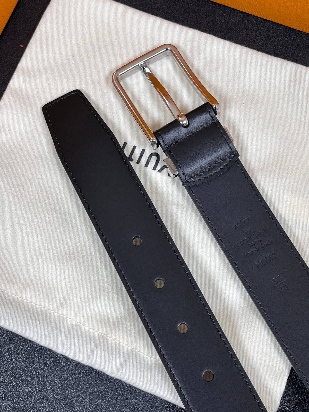 Louis Vuitton Pont Neuf 35MM Belt Smooth Leather Black