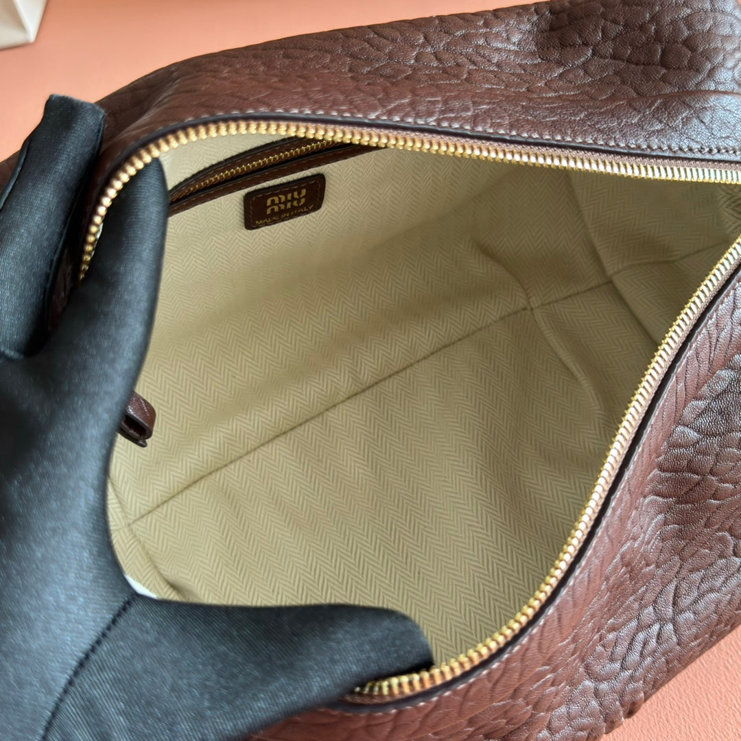 Miu 25ss Large Shoulderbag 40 Brown Embossed Lambskin