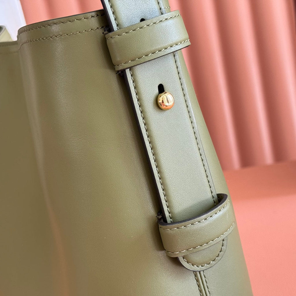 Gucci Beatrix Handbag 35 Olive Green Cowhide 272147