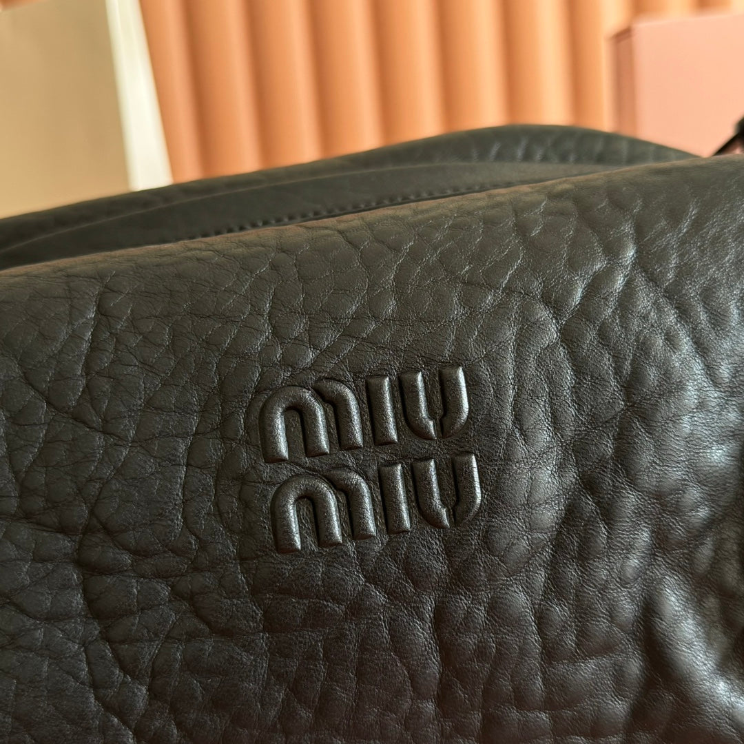 Miu 25ss Large Shoulderbag 40 Black Embossed Lambskin