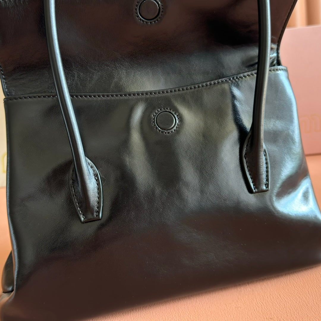 Miu Solitaire Bag 28 Black Calfskin