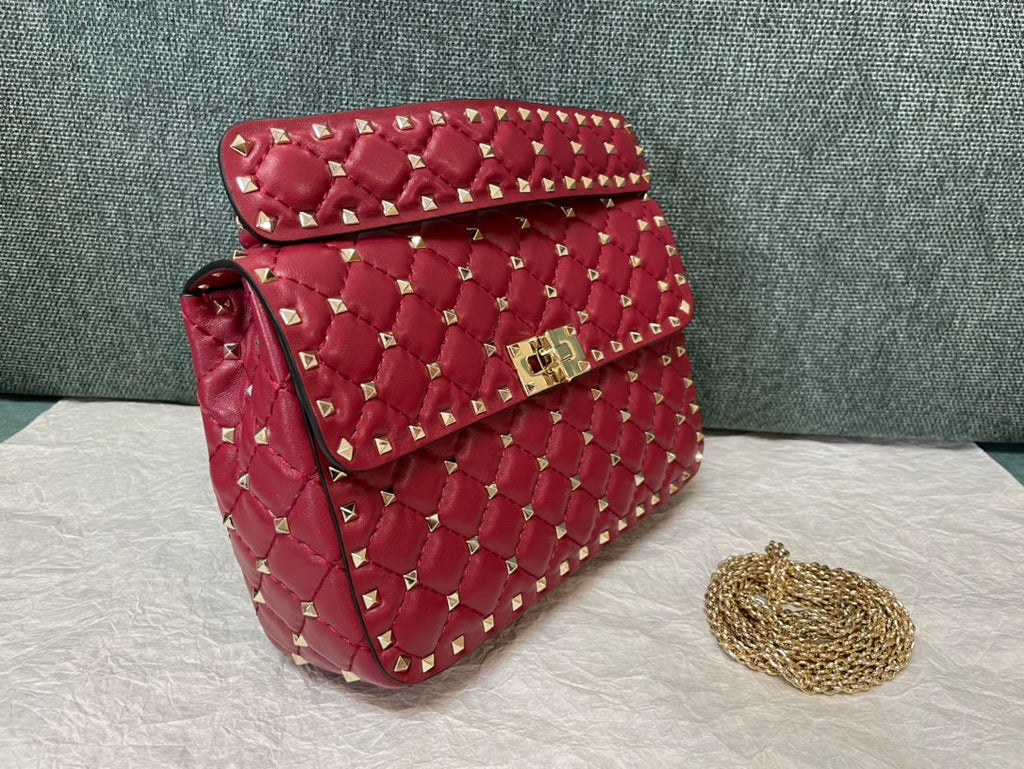 garavani rockstud spike medium 24cm red lambskin