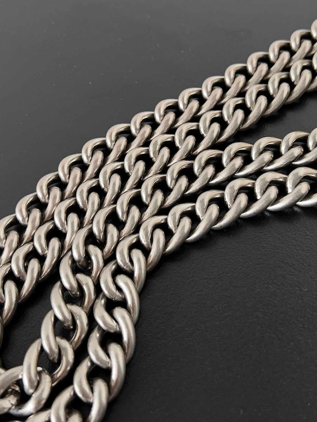 CRUSH CHAINED BAG 32 IN BEIGE QUILTED LAMBSKIN SILVER HARDWARE