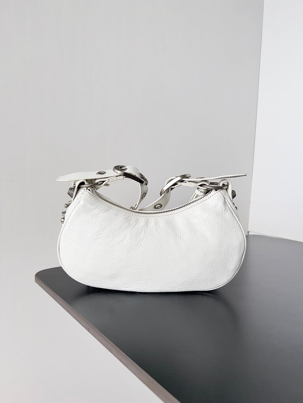 LE CAGOLE XS SHOULDER BAG 26 IN WHITE ARENA LAMBSKIN WITH PIERCING SILVER HARDWARE