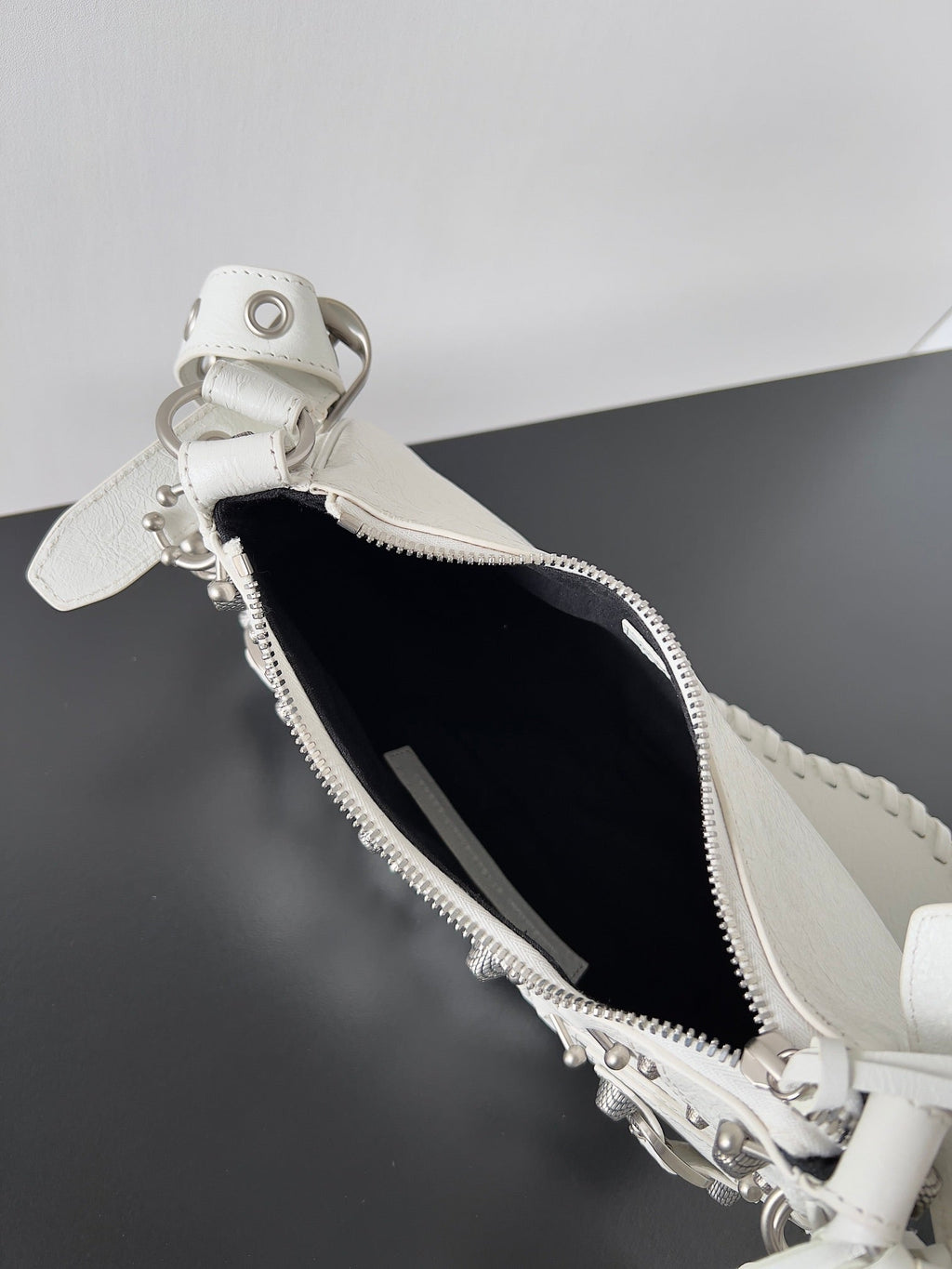 LE CAGOLE XS SHOULDER BAG 26 IN WHITE ARENA LAMBSKIN WITH PIERCING SILVER HARDWARE