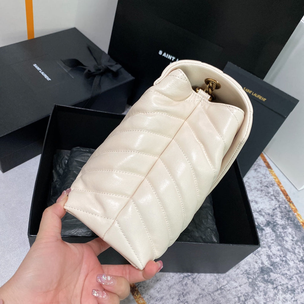 LOULOU MEDIUM 32 WHITE QUILTED LEATHER GOLD HARDWARE