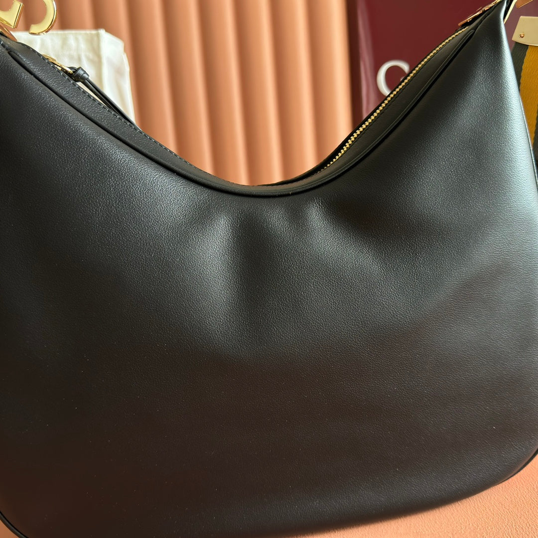 Gucci Attache Large Shoulder Bag 35cm Black Leather