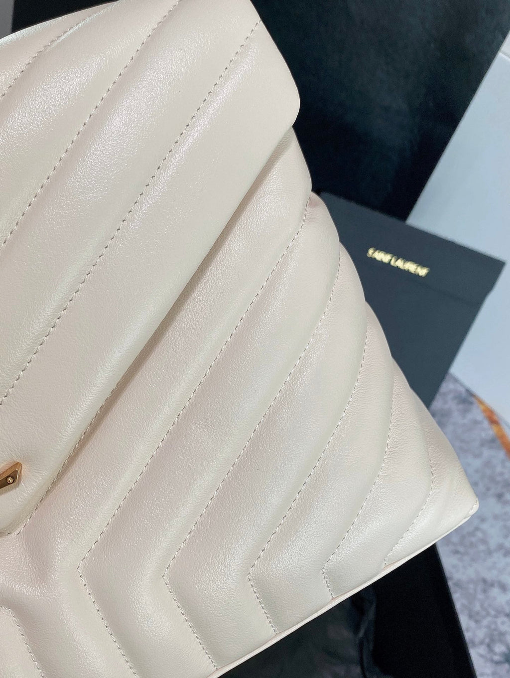 LOULOU MEDIUM 32 WHITE QUILTED LEATHER GOLD HARDWARE