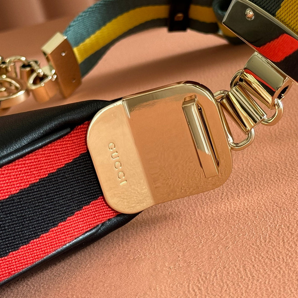 Gucci Attache Small Shoulder Bag 23cm Black Leather