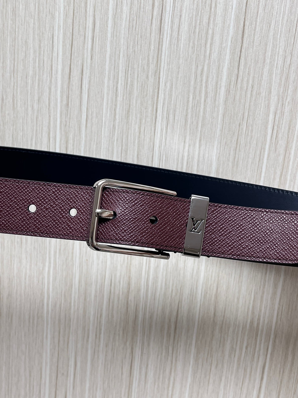 Louis Vuitton Pont Neuf Belt Taiga Leather Bordeaux 35MM