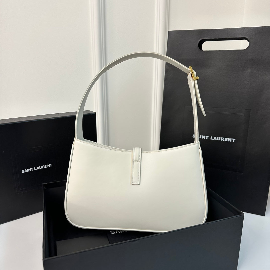 Le 5 a 7 24 White Lambskin Ghw