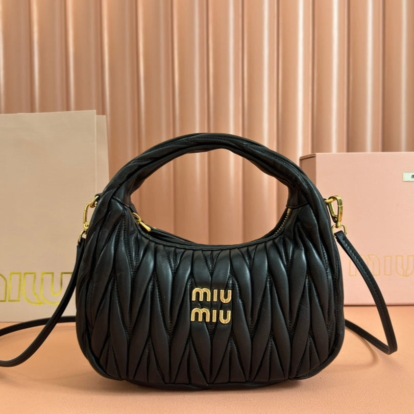 WANDER MATELASSÉ HANDBAG 23 IN BLACK LAMBSKIN