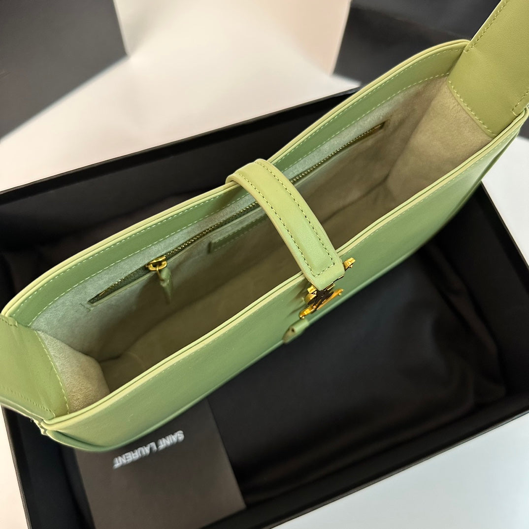 Le 5 a 7 24 Light Green Lambskin Ghw