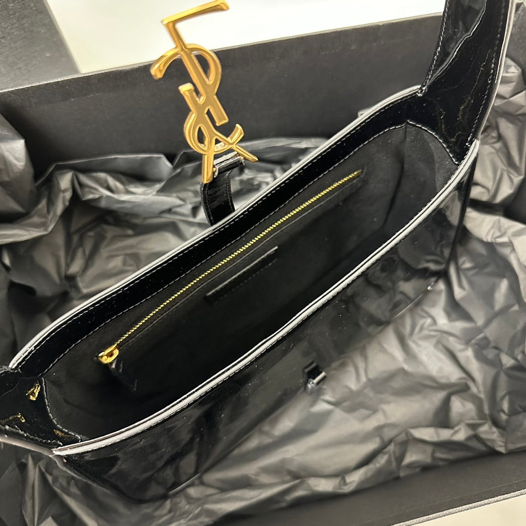 Le 5 a 7 24 Black Shiny Lambskin Ghw