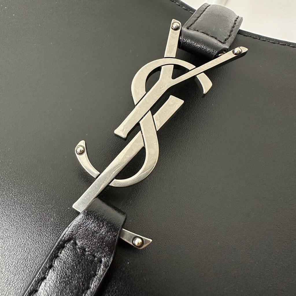 Le 5 a 7 24 Black Lambskin Shw