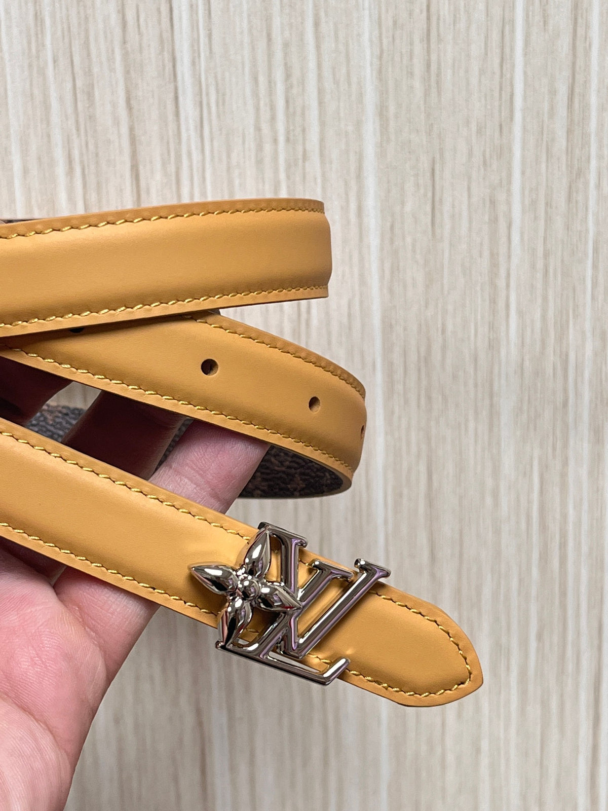 Louis Vuitton LV Bloom 20mm Reversible Belt