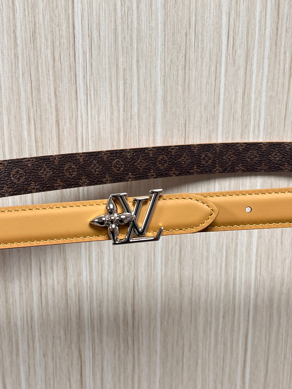 Louis Vuitton LV Bloom 20mm Reversible Belt
