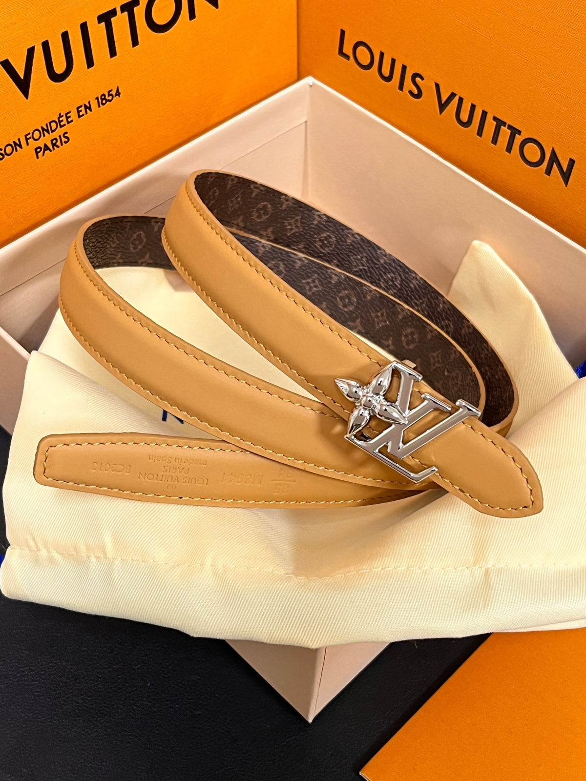 Louis Vuitton LV Bloom 20mm Reversible Belt