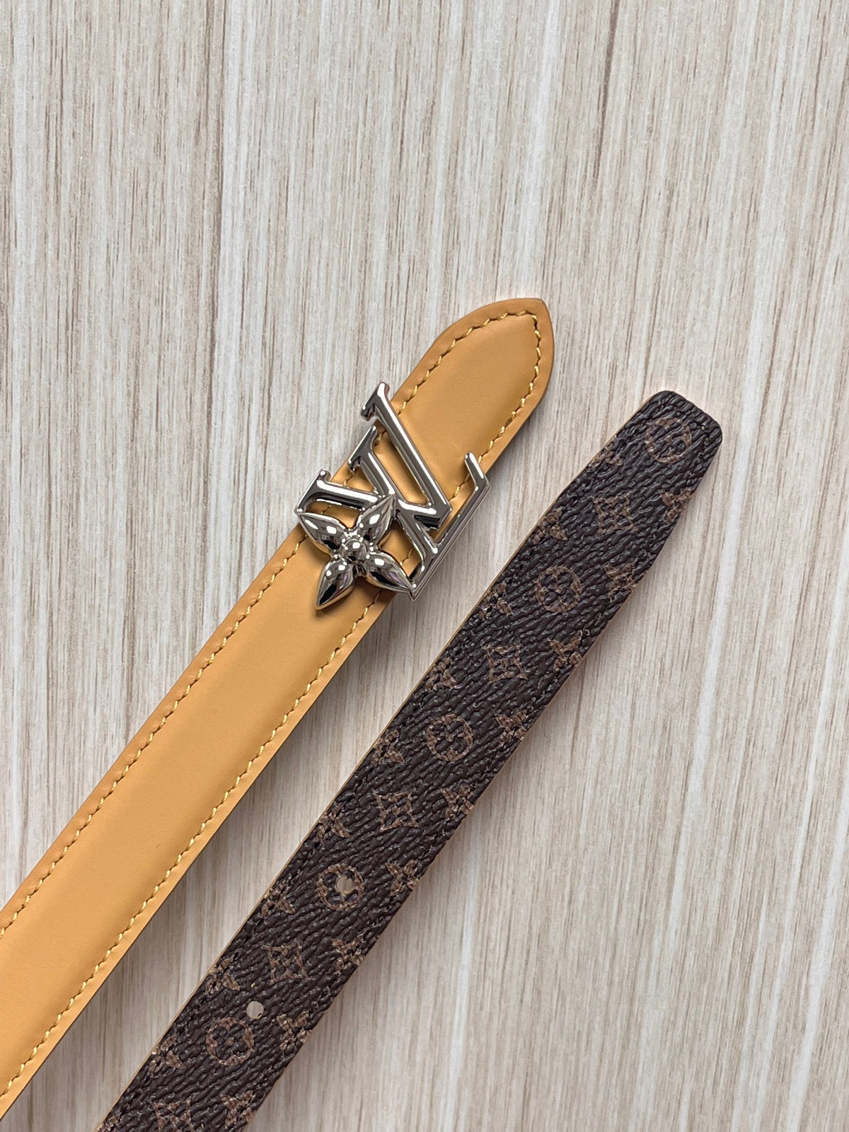 Louis Vuitton LV Bloom 20mm Reversible Belt