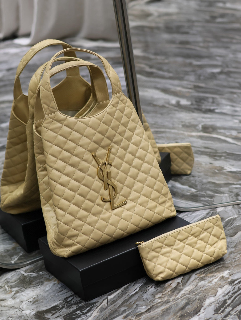 ICARE MAXI SHOPPING BAG IN QUILTED BEIGE LAMBSKIN