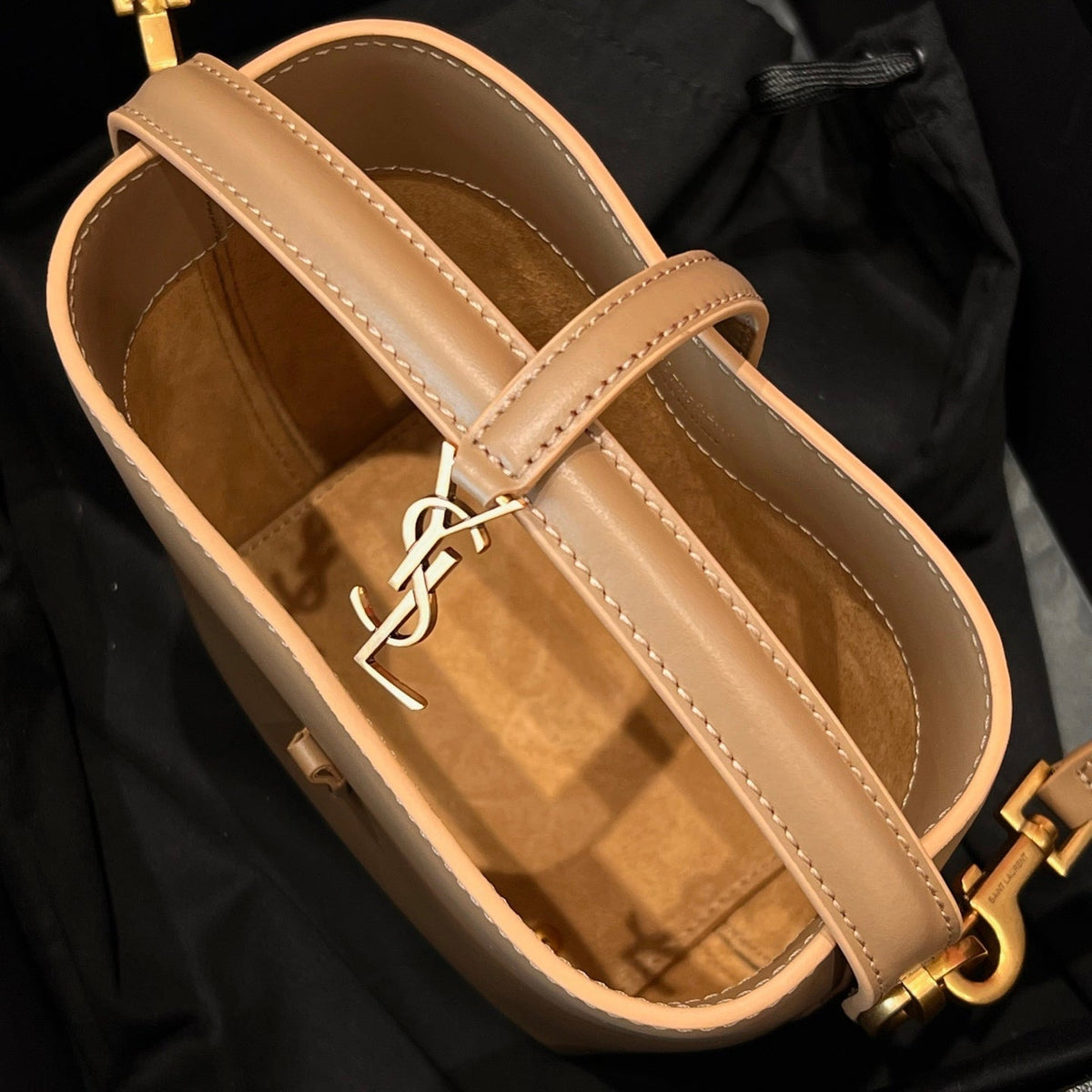 Le 37 Bucket Bag 15cm Beige Gold Cowhide