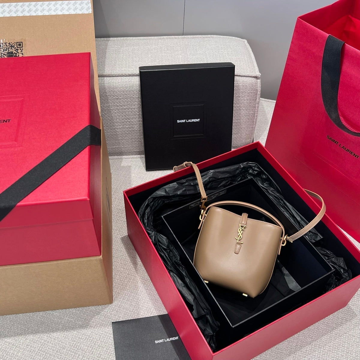 Le 37 Bucket Bag 15cm Beige Gold Cowhide