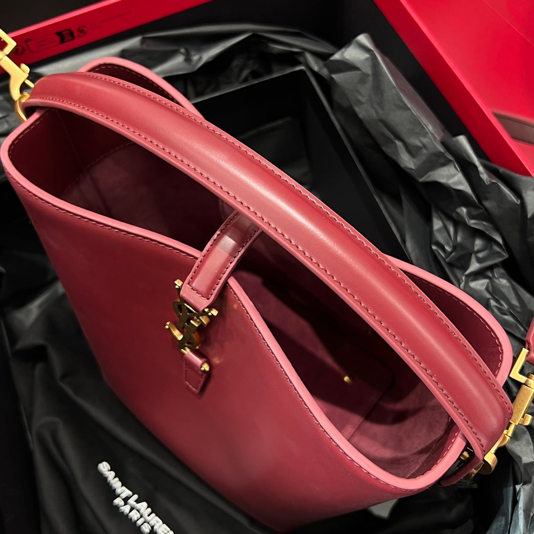 Le 37 Bucket Bag 20cm Red Gold Cowhide