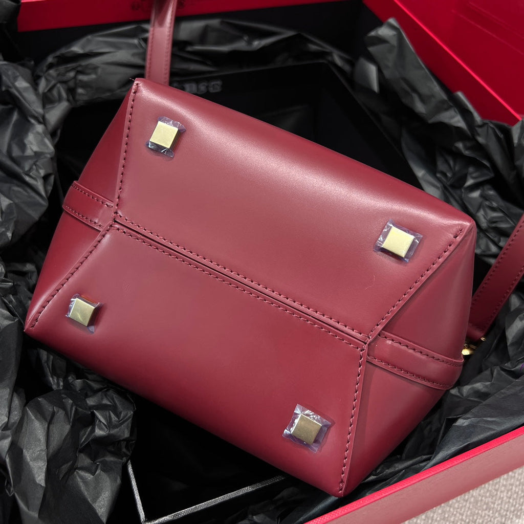 Le 37 Bucket Bag 20cm Red Gold Cowhide