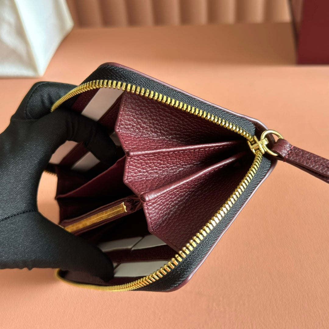 GG Marmont Zip Around Wallet Black Leather