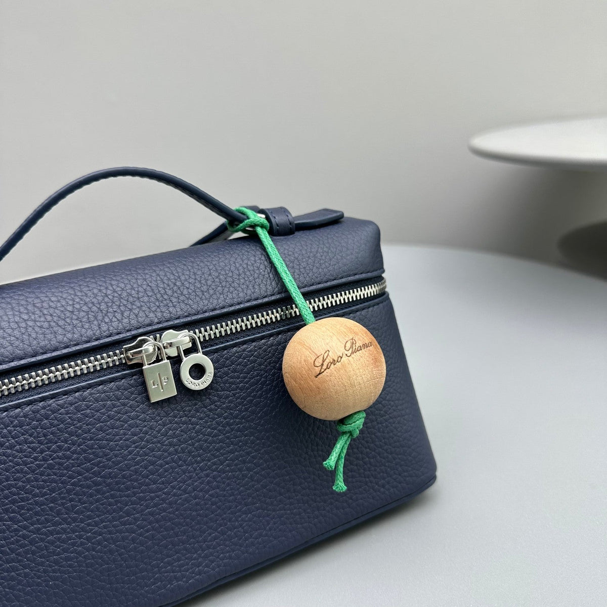 Extra Pocket L19 Navy Cowhide Shw