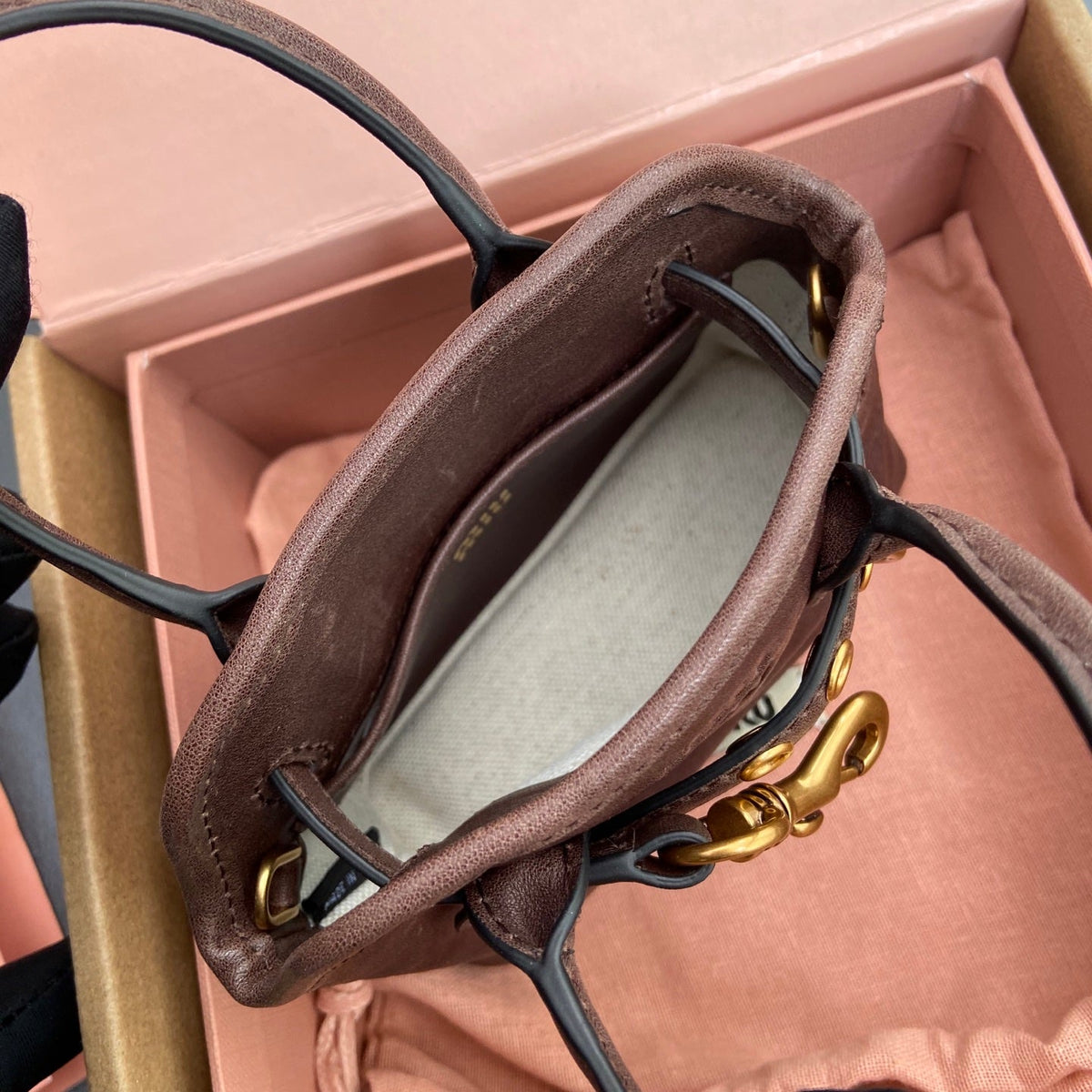 AVENTURE BAG 13 IN CRATER BROWN SHINY CALFSKIN