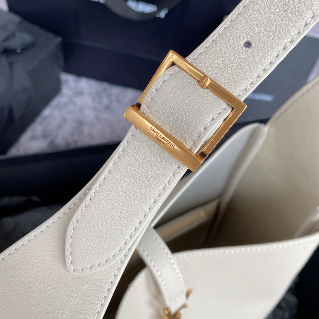 le 5a7 small 23cm white calfskin