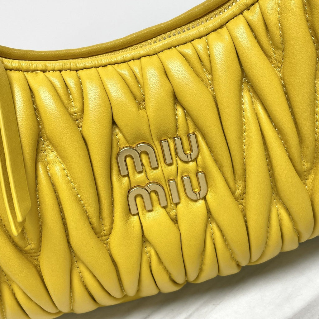 miuwander hobo 23 yellow matelasse leather