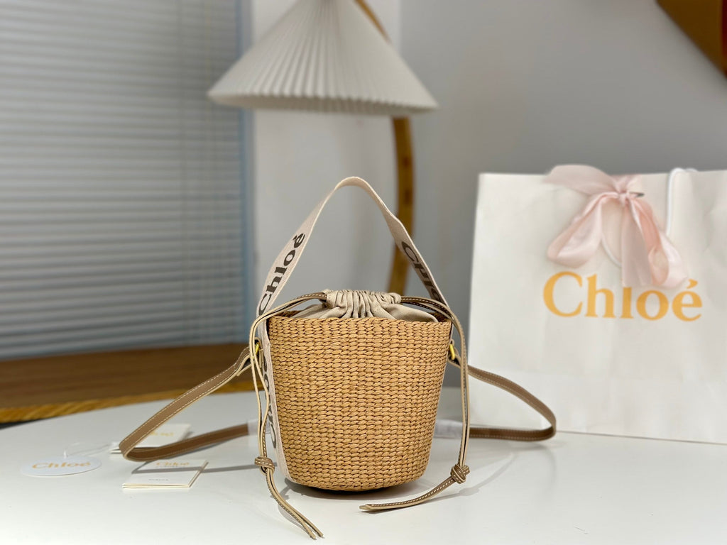 Chloe Woody straw bucket bag 16cm beige raffia