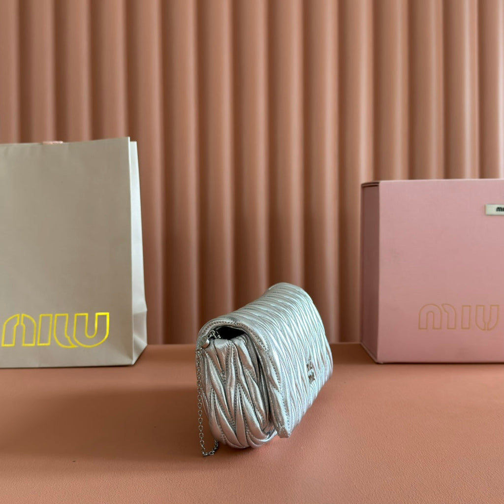Matelassé Mini-Bag 18cm Sliver Lambskin