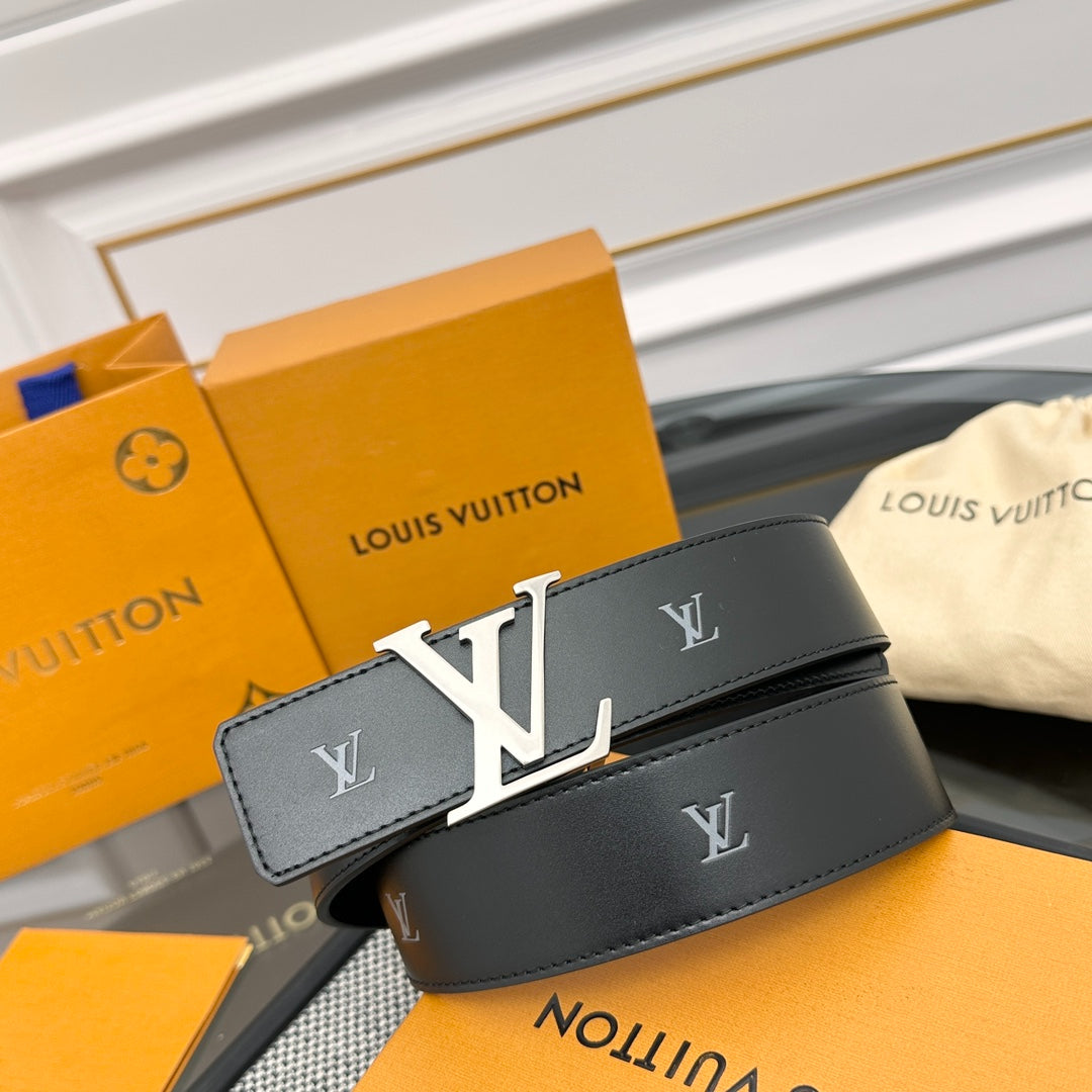 Louis Vuitton LV Initiales Blason 40MM Reversible Belt