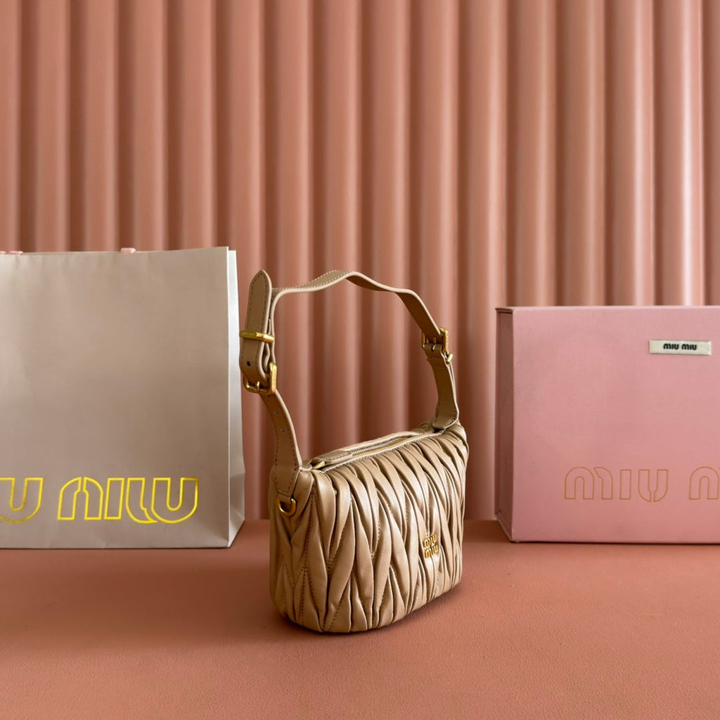 Miu Matelassé Pouch Bag 15cm Light Brown Leather