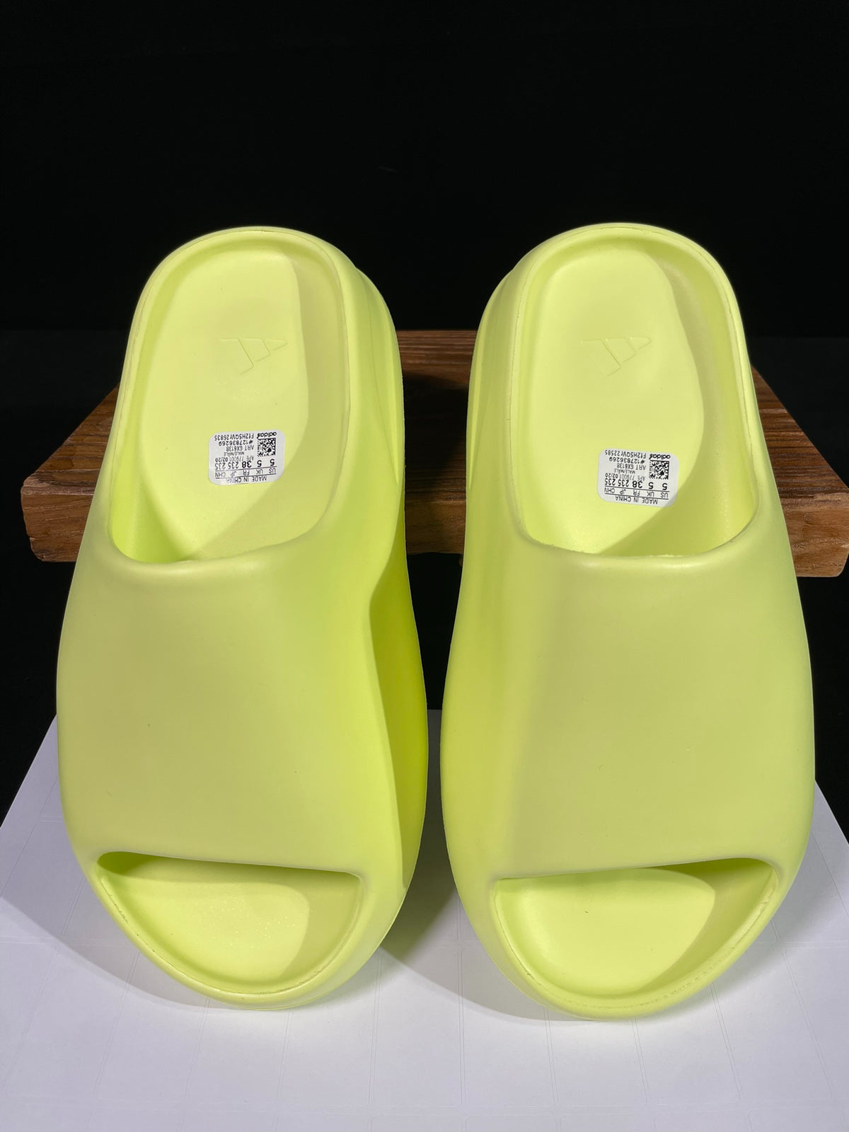 adidas YEEZY Slide "Glow Green"
