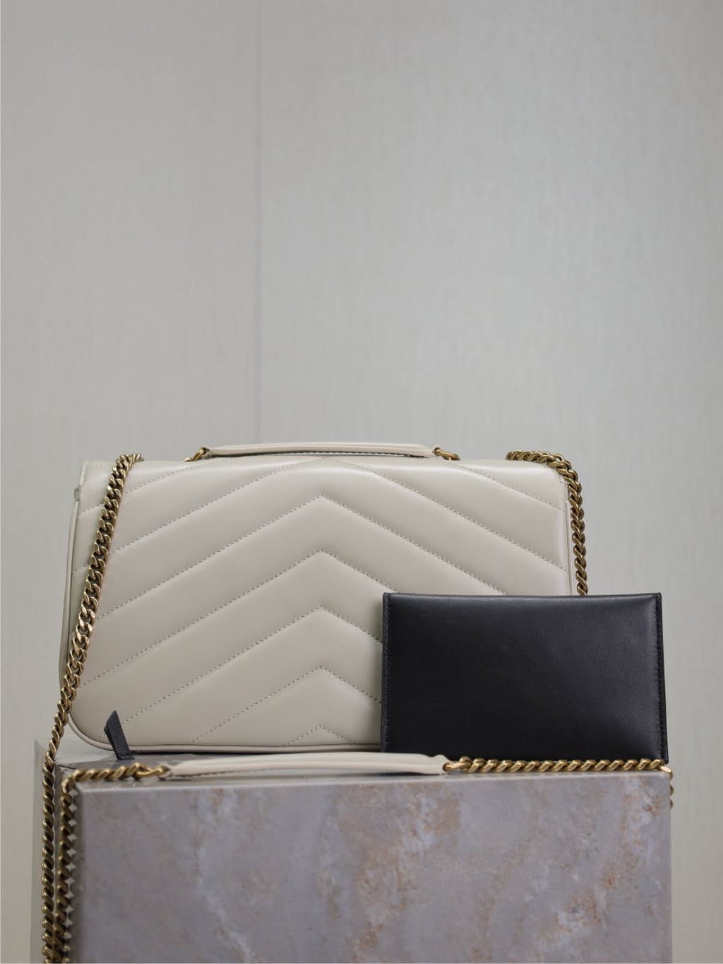 LOULOU MEDIUM 29 IN WHITE SHEEPSKIN GOLD HARDWARE