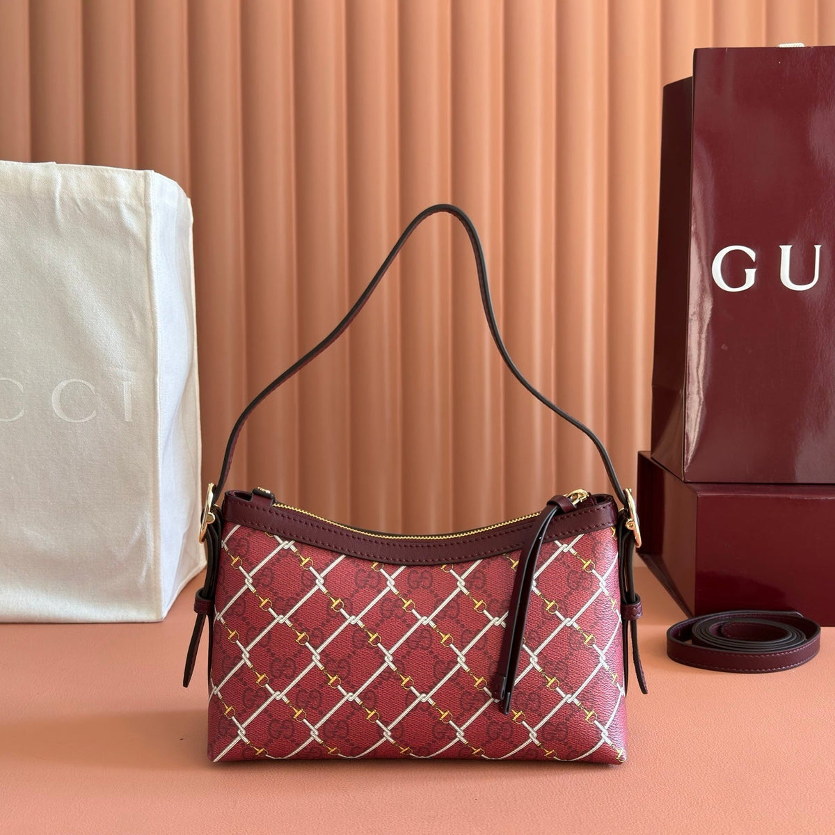 GG Emblem Small Shoulder Bag 22cm Red GG Fabric