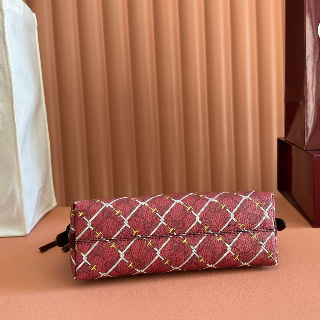 GG Emblem Small Shoulder Bag 22cm Red GG Fabric