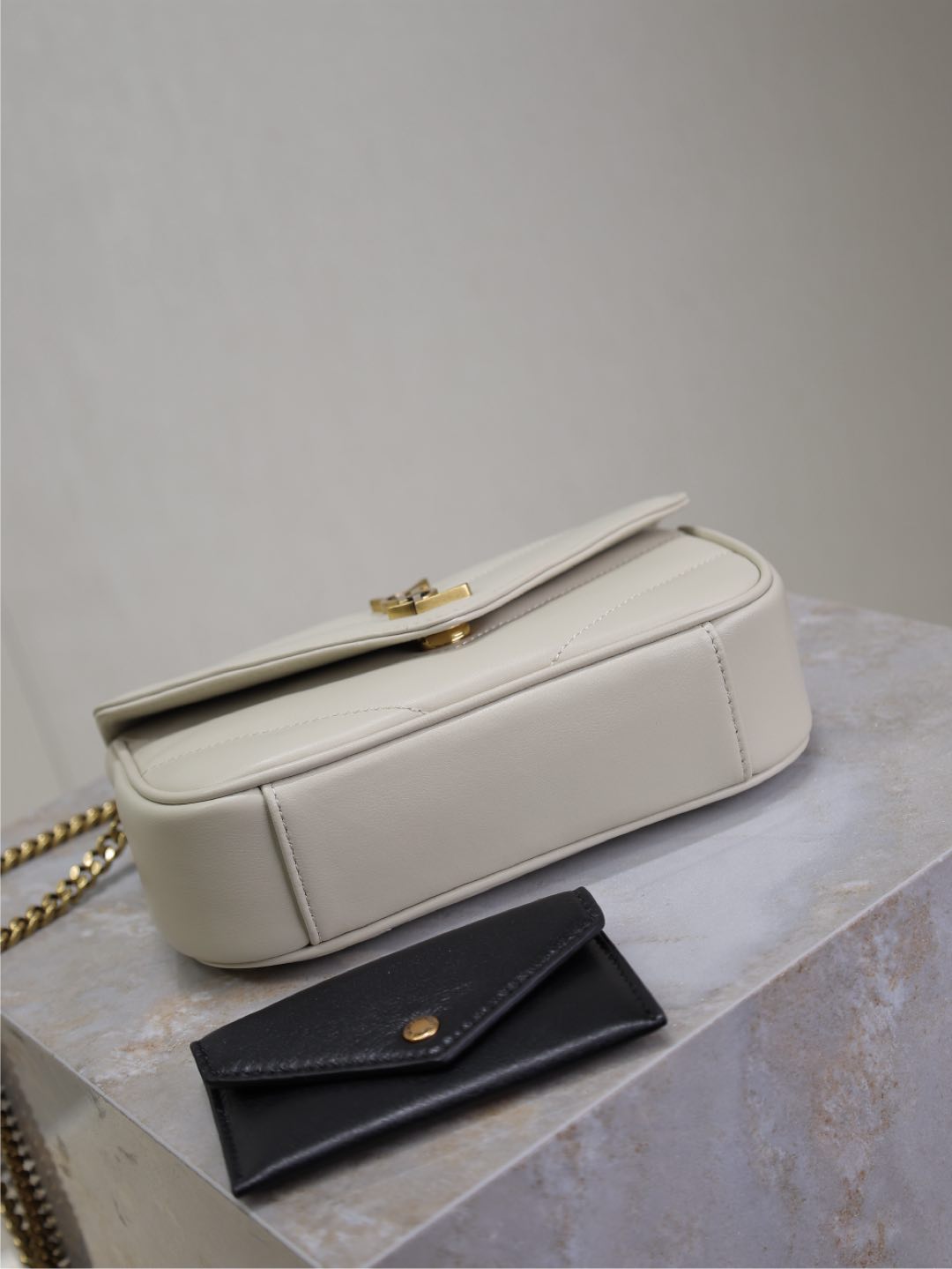 LOULOU MINI 20 IN WHITE SHEEPSKIN GOLD HARDWARE