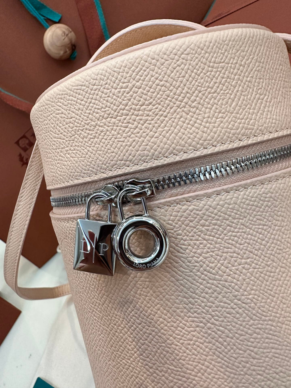 EXTRA CASE MEDIUM 16 BAG IN LIGHT PINK SMOOTH CALFSKIN WITH SILVER HARDWARE