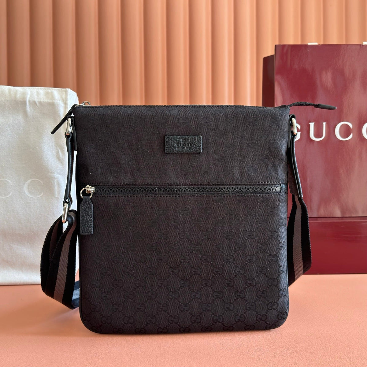 GG Messenger Bag Black GG Supreme Canvas 280980