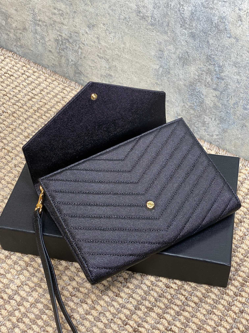 YSL Gold Hardware Logo Clutch 21cm Black Caviar Cowhide