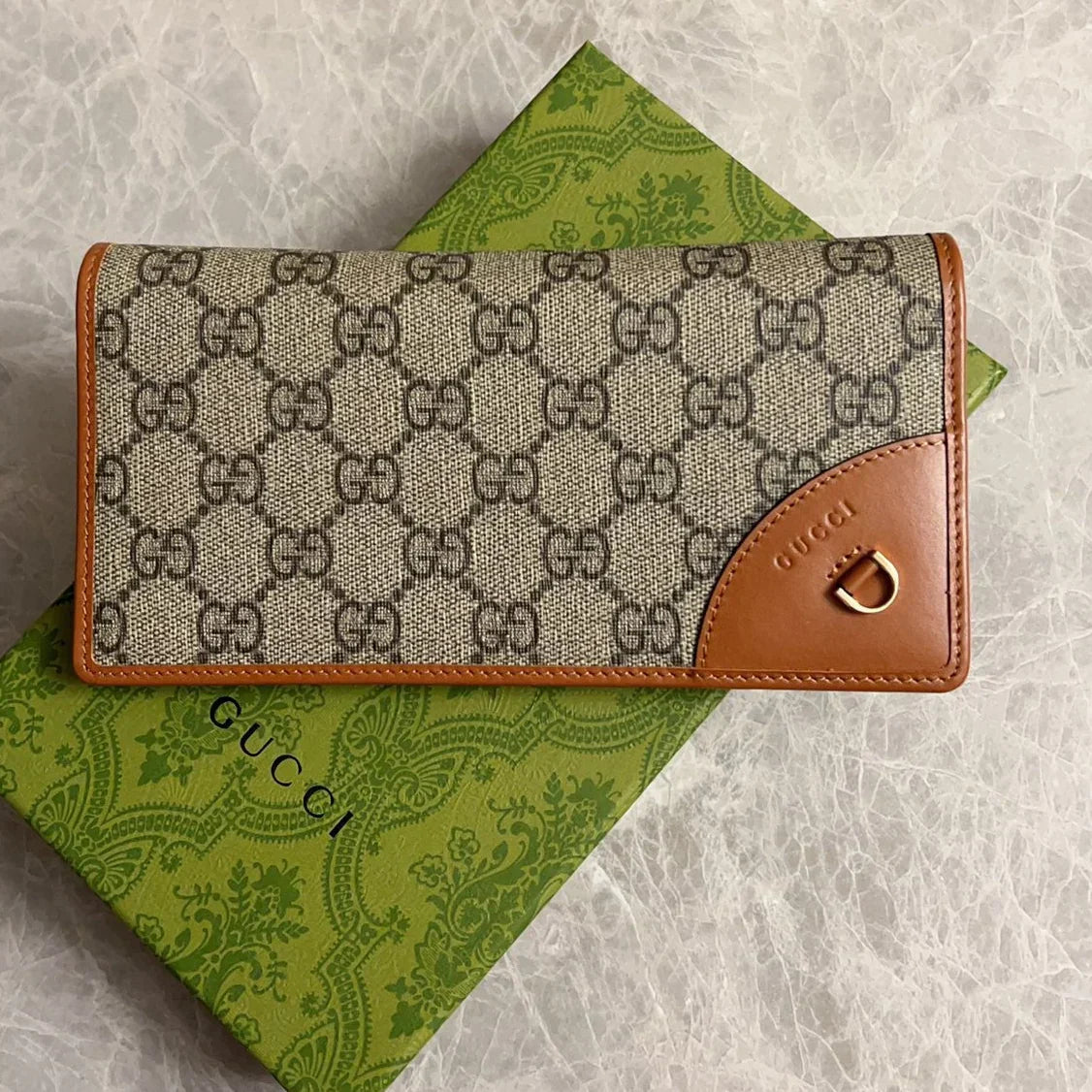 Gucci 2026 Emblem 19cm Brown Ebony Leather Canvas