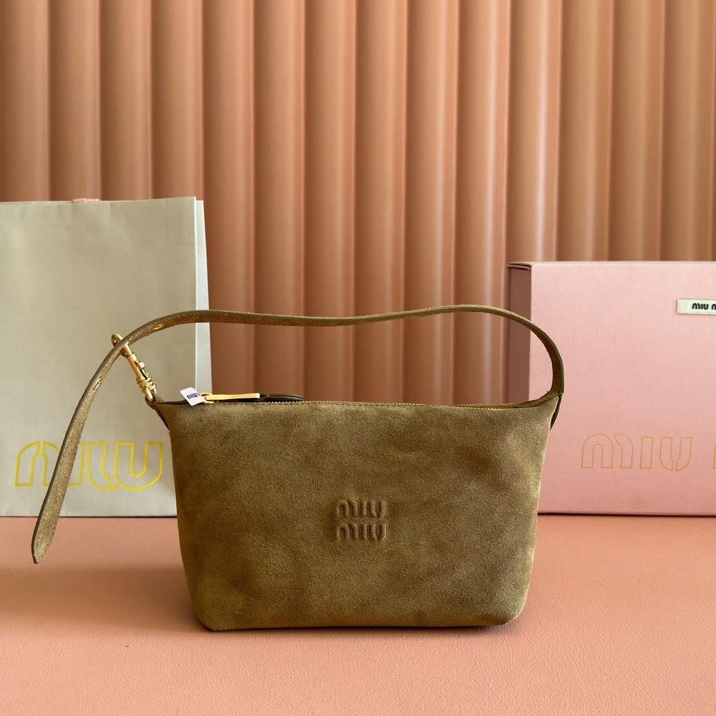 Miu 5NE841 Pouch Camel Suede 280987