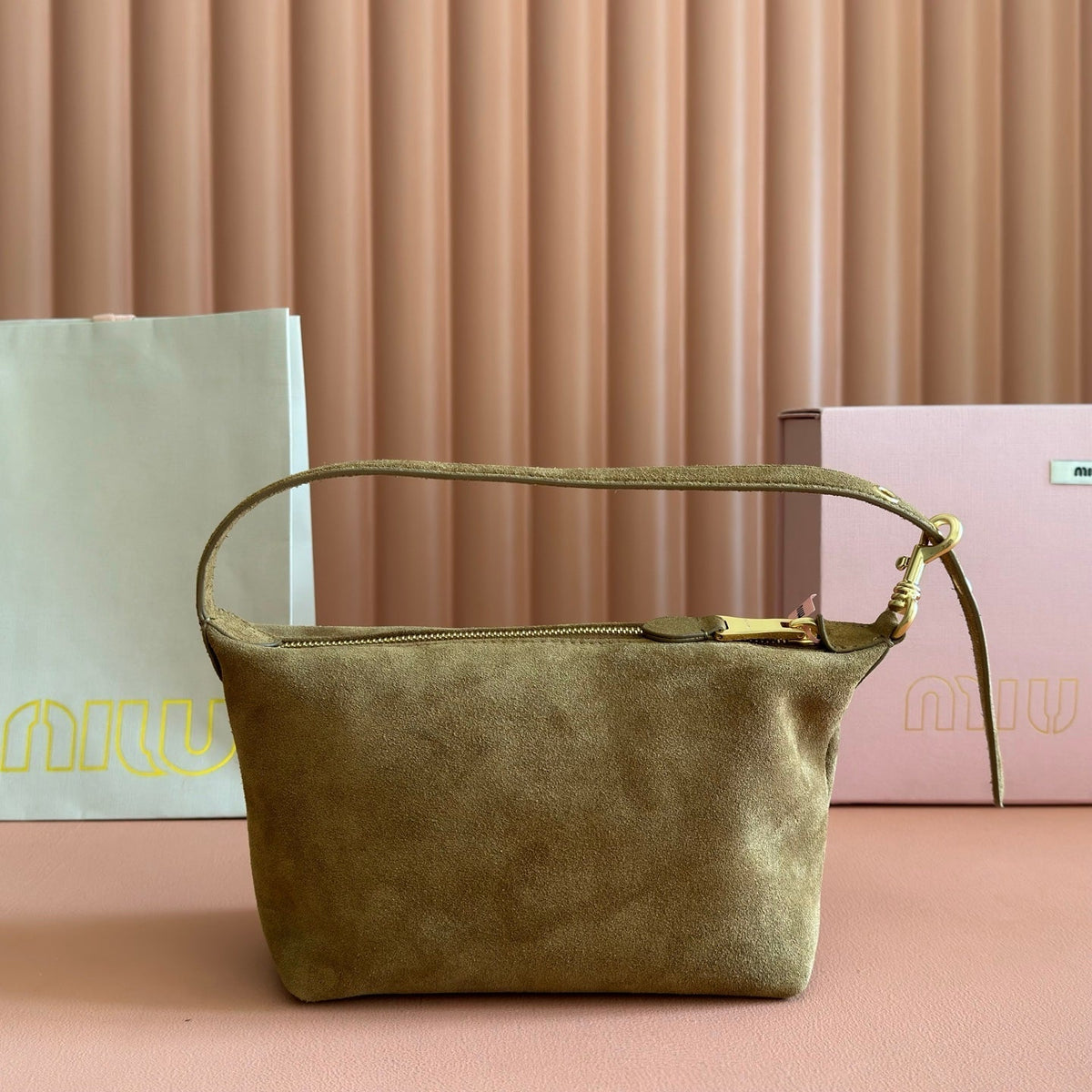 Miu 5NE841 Pouch Camel Suede 280987