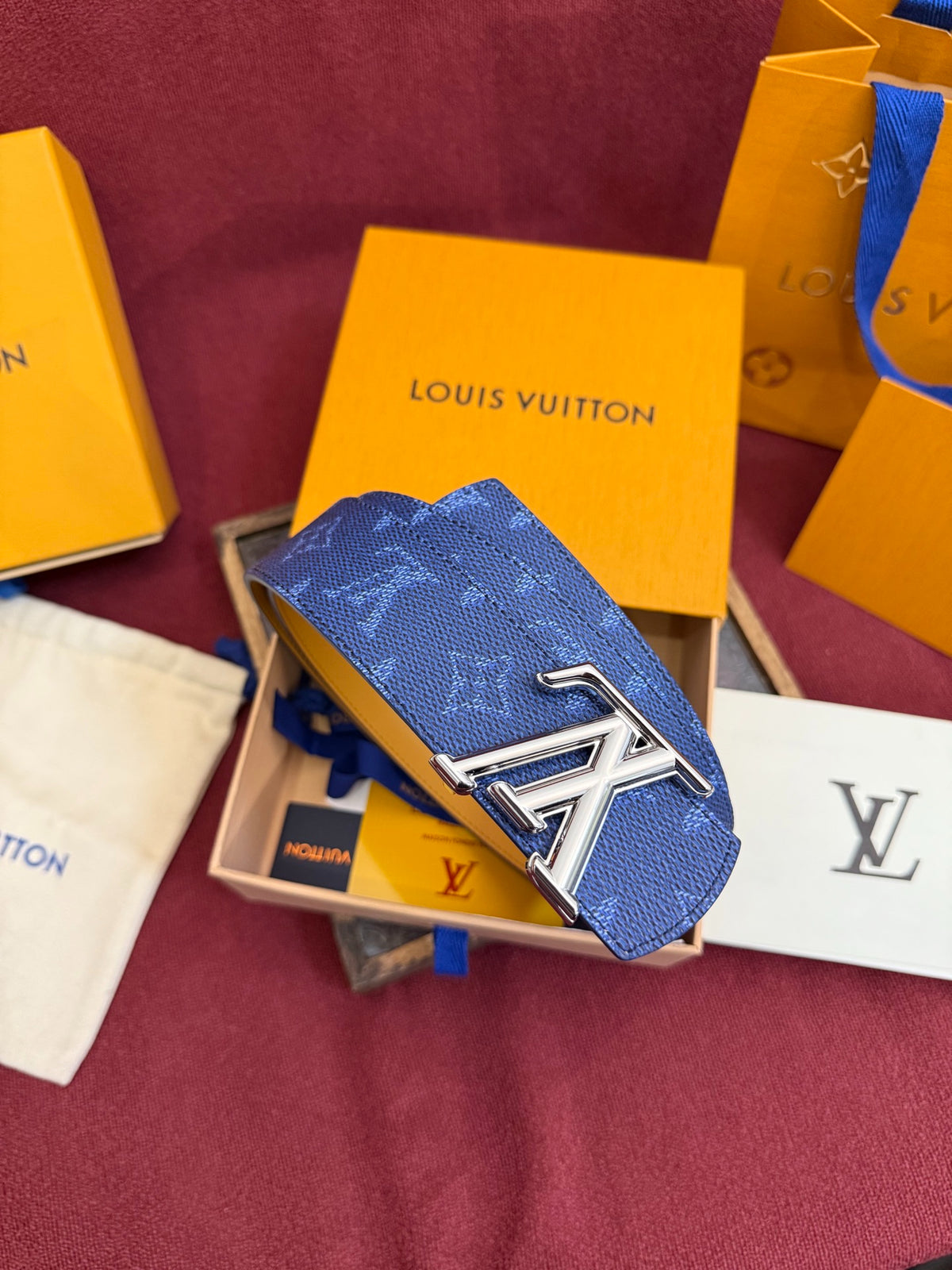 Louis Vuitton LV Dimension Monogram Heritage 40mm Reversible Belt